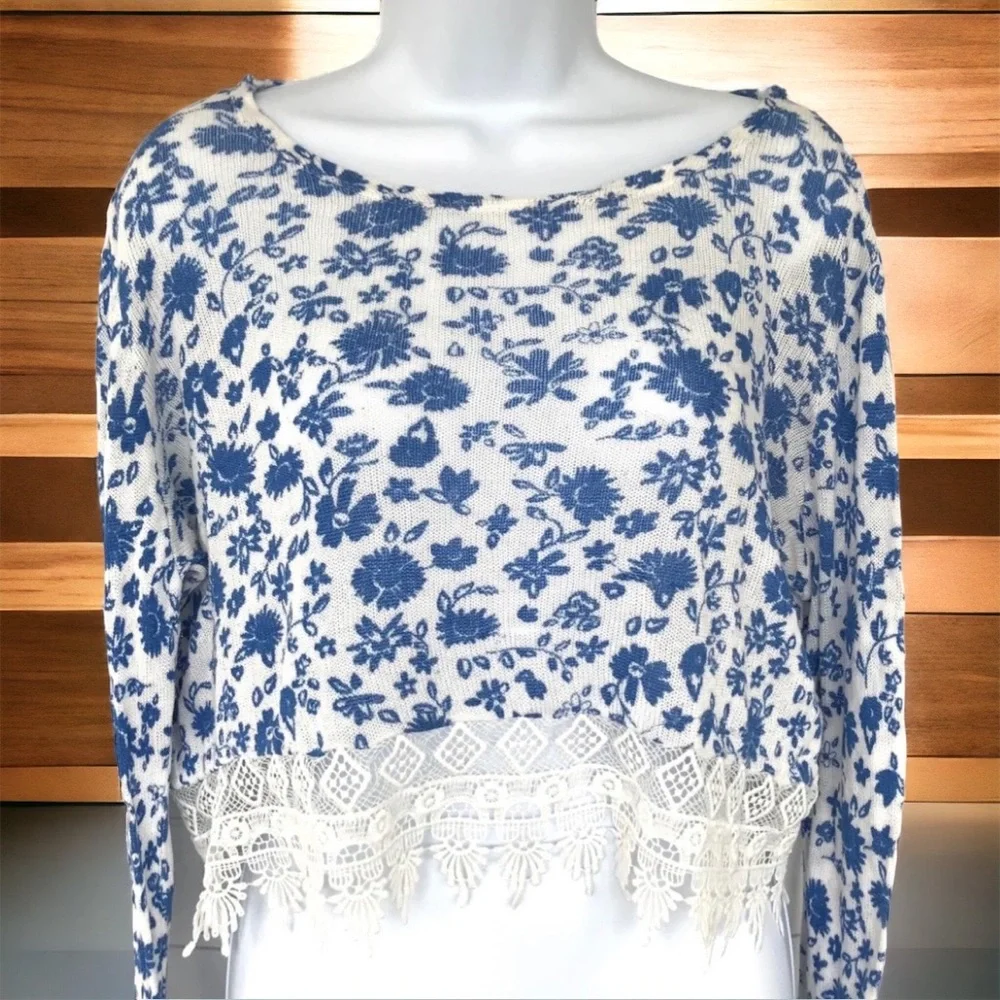 New H&M Soft Floral Knit Crop Lightweight Sweater